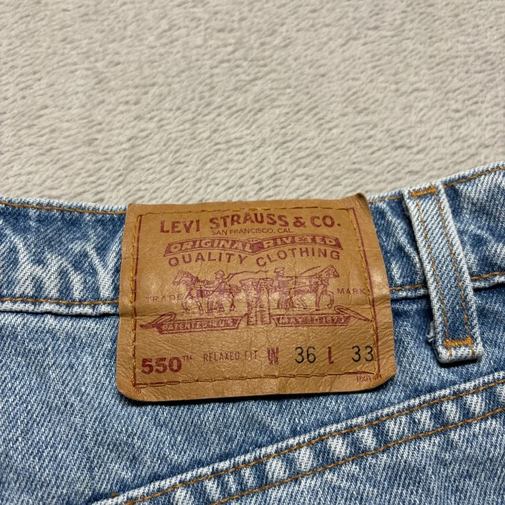 Vintage Levi's 550 Relaxed Fit USA Denim Jeans 36x33 (Fits 34x33) Red Tab 90's
